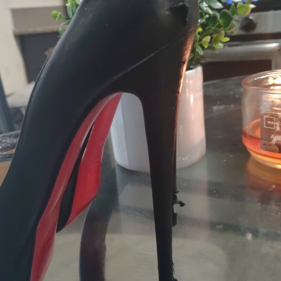 Louboutin shoes size 39 - Picture 2 of 4